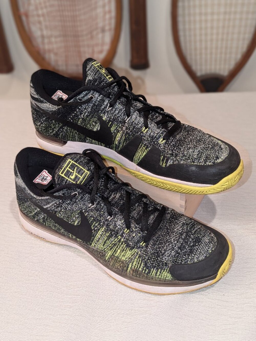 Vintage NikeCourt Zoom Vapor 9.5 Flyknit Tennis Shoes